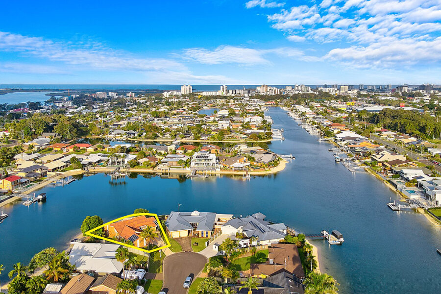 7-Chiswell-Place-MAROOCHYDORE-QLD-4558-1